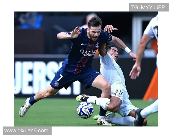 西甲大战平局收场巴黎圣日耳曼与曼联的较量引发热议与反思