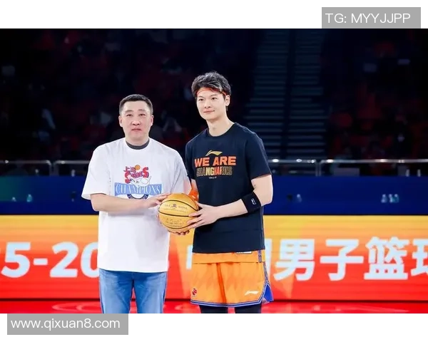 姚明与好友重聚畅谈篮球往事共叙友情与梦想的美好时光