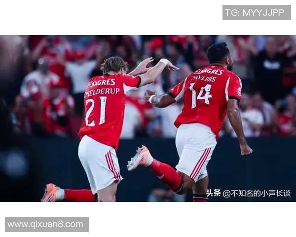 德甲激战：本菲卡与利物浦战成平局绝杀瞬间引发全场狂欢