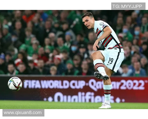 里昂大胜AC米兰5-0震撼全场转会传闻再起引发热议