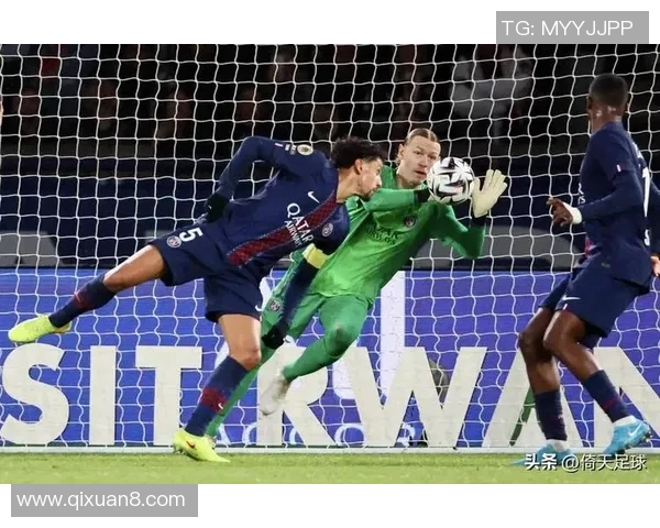 欧联杯惊现冷门巴黎圣日耳曼与波尔图激战成平局乌龙球成比赛转折点